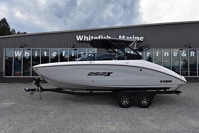 BOATZON | Yamaha Boats 252XE 2023