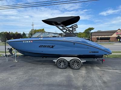 BOATZON | Yamaha Boats 255XD 2023