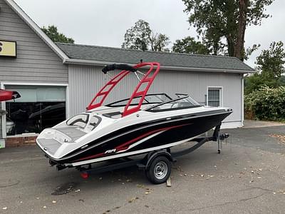 BOATZON | Yamaha Boats AR195 2019