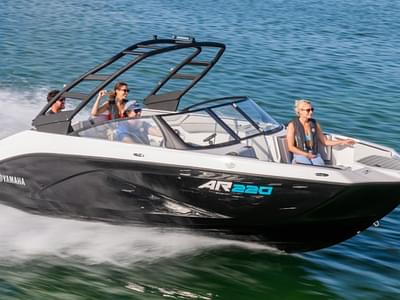 BOATZON | Yamaha Boats AR220 2025