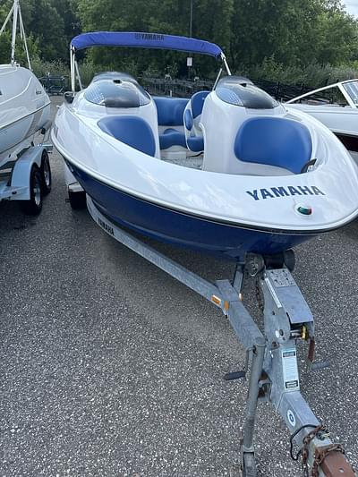 BOATZON | Yamaha LS2000 2000