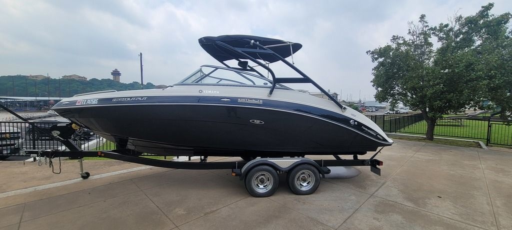 2012 Yamaha Marine 242 Limited S - Sold Boat