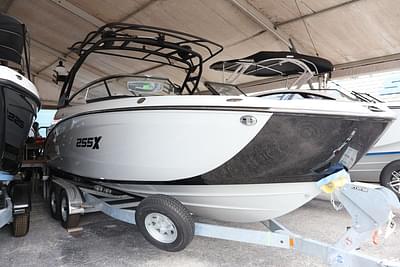 BOATZON | Yamaha Marine 255XDMIST GRAYGALVANIZE 2024