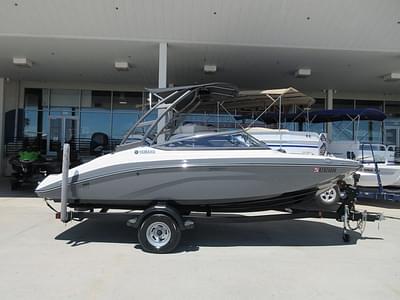 BOATZON | Yamaha Marine AR195 2019