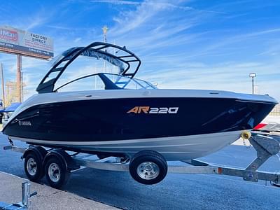 BOATZON | Yamaha Marine AR220 2024