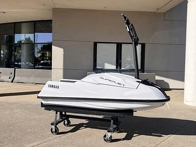 BOATZON | Yamaha SuperJet 2025