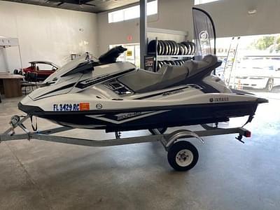 BOATZON | Yamaha WaveRunner FX Cruiser SVHO 2016