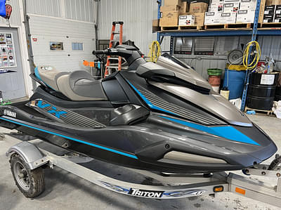 BOATZON | Yamaha Waverunners VX Cruiser with Audio 2023