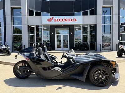 BOATZON | 2023 Slingshot Slingshot S with Technology Package l  Jet Black Manual