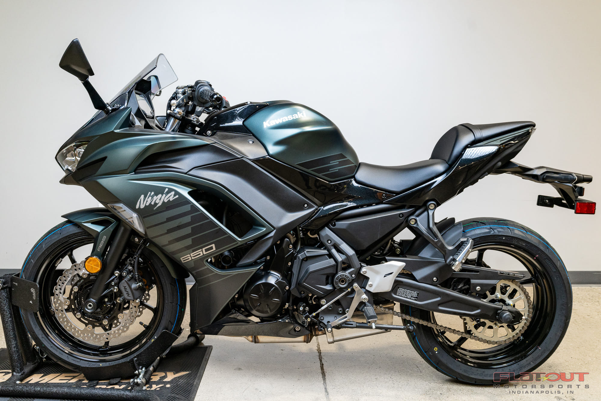 2025-kawasaki-ninja-650-abs-