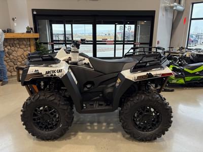 BOATZON | Arctic Cat Alterra 600 Black Hills Edition 2024