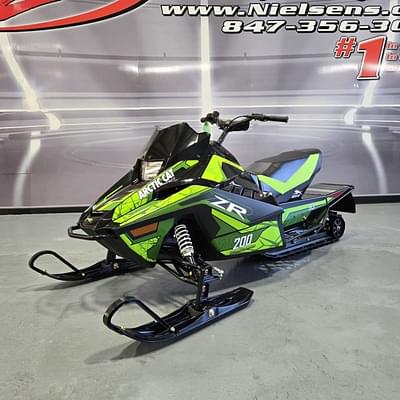 BOATZON | Arctic Cat® ZR 200 2025