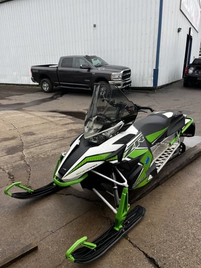 BOATZON | Arctic Cat® ZR 6000 Sno Pro ES 137 2016