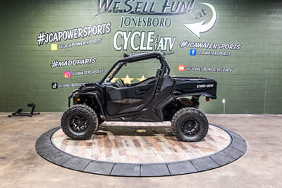 BOATZON | Can-Am® Commander XT 700 2022