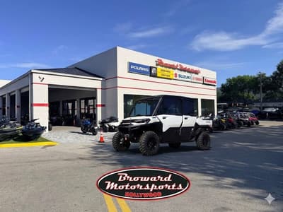 BOATZON | Can-Am® Defender MAX Limited HD11 2026