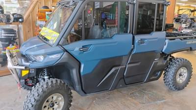BOATZON | Can-Am® Defender MAX X mr with HalfDoors HD10 Hyper Silver  Legion Red 2025