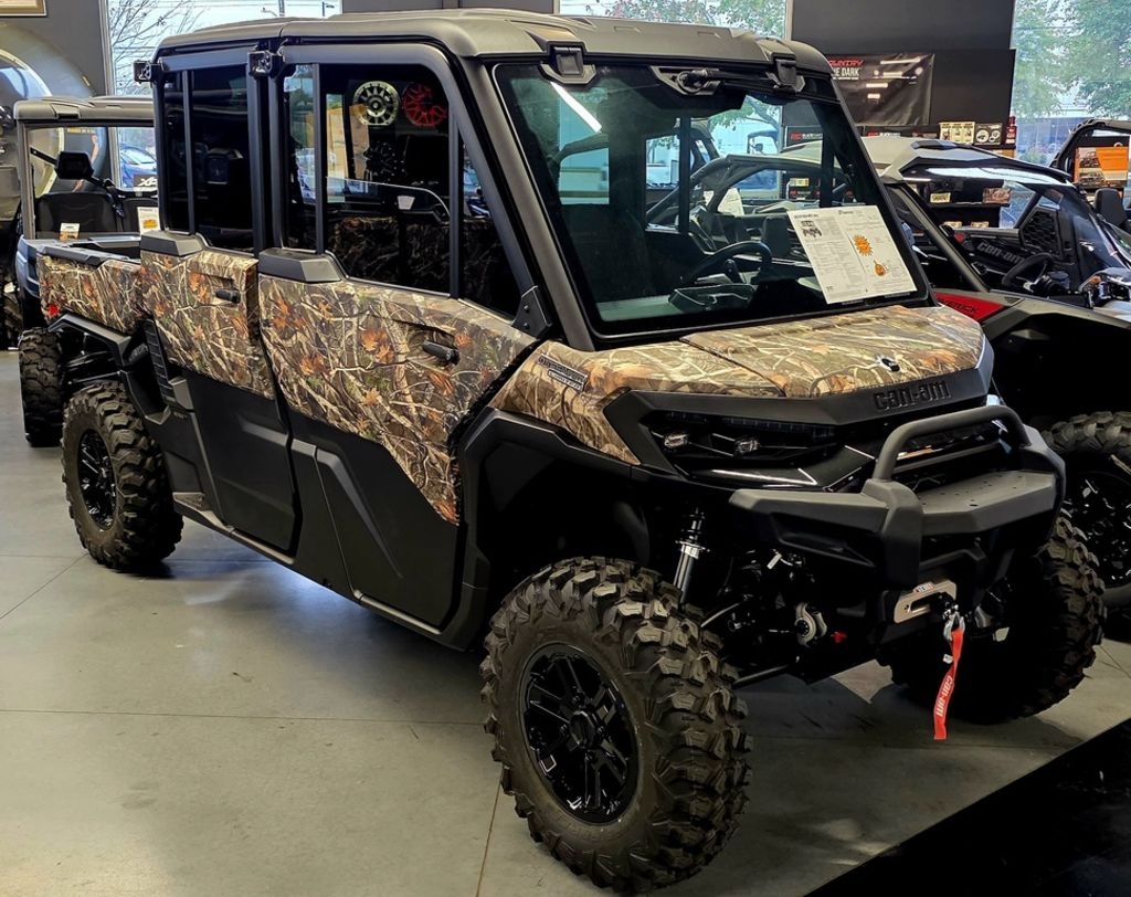 2026 Can-Am® Defender MAX XT CAB HD11 With 1025 indisplay Dark Wildland Camo - Sold Boat