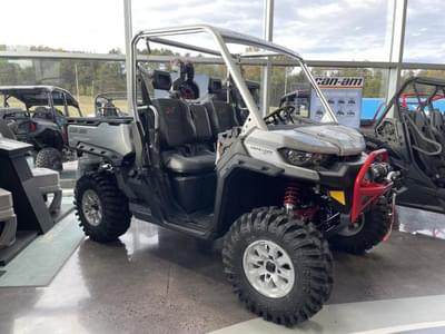 BOATZON | Can-Am® Defender X mr HD10 Hyper Silver  Legion Red 2025