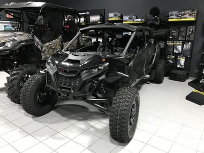 BOATZON | Can-Am® Maverick R Max X RS With SmartShox 2026