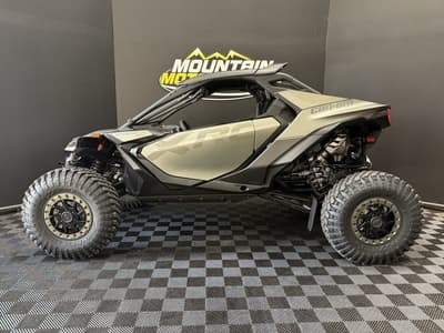 BOATZON | Can-Am® Maverick R X rc with SmartShox 2026