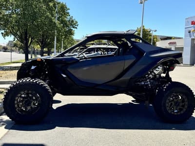BOATZON | Can-Am® Maverick R X RS with SmartShox Triple Black 2026 BOATZON | Can-Am® Maverick R X RS with SmartShox Triple Black 2026