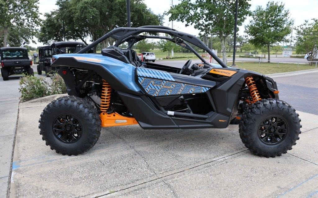 New Can-Am® Maverick X3 DS Turbo Scandi Blue Orange Crush 2026 for