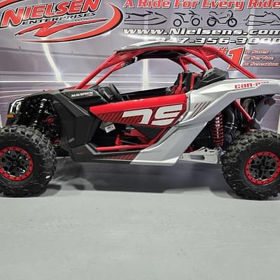 BOATZON | Can-Am® Maverick X3 X ds Turbo RR Fiery Red  Hyper Silver 2025
