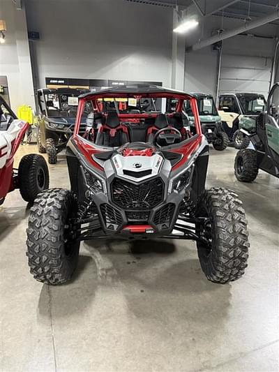 BOATZON | Can-Am® Maverick X3 X ds Turbo RR Fiery Red  Hyper Silver 2025