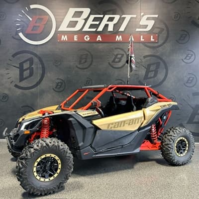 BOATZON | Can-Am® Maverick X3 X RS TURBO R Gold  CanAm Red 2018