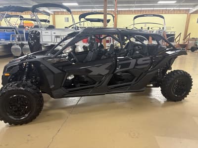 BOATZON | Can-Am® MX3MAX XDSTRRINFO 2026