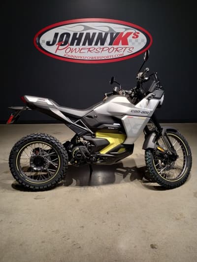 BOATZON | Can-Am® Origin White 2025