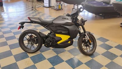 BOATZON | Can-Am® Pulse Carbon Black 2025