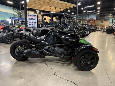 BOATZON | Can-Am® Spyder F3 2018