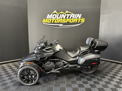 BOATZON | Can-Am® Spyder F3 Limited Dark 2026