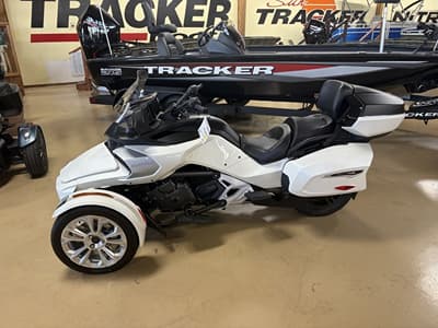 BOATZON | Can-Am® F3 LTD 2026