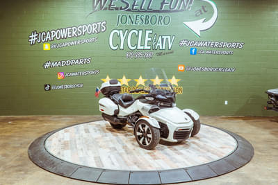 BOATZON | Can-Am® Spyder F3T 6Speed SemiAutomatic SE6 2017