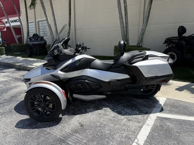 BOATZON | Can-Am® Spyder RT 2023