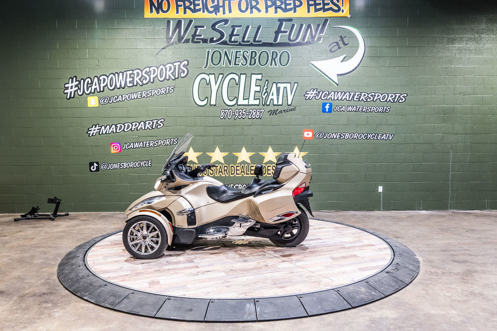 2018 Can-Am® Spyder RT Limited Chrome - Sold Boat