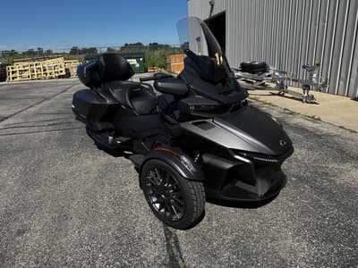 BOATZON | Can-Am® Spyder RT Limited Dark 2026