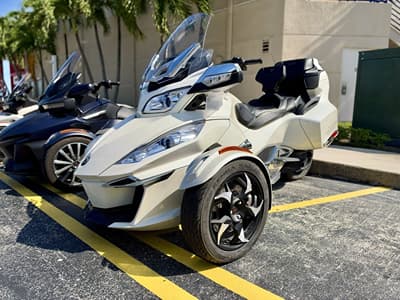 BOATZON | Can-Am® Spyder RT Limited SE6 2014