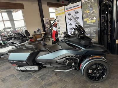 BOATZON | Can-Am® SPYDER RT SE6 2025