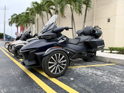BOATZON | Can-Am® Spyder RT SeaToSky 2022