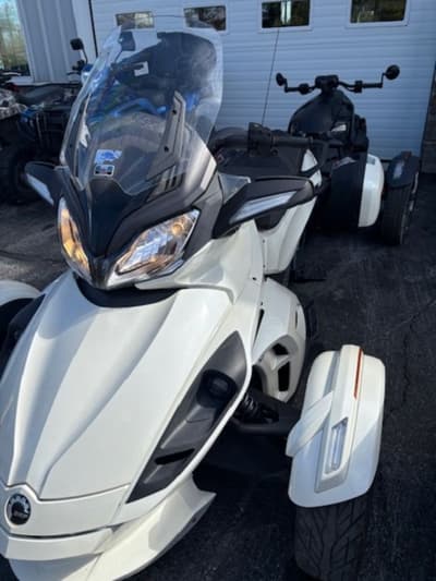 BOATZON | Can-Am® Spyder STS SE5 2012