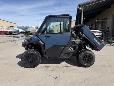 BOATZON | CanAm DEF XT CAB HD11 2026
