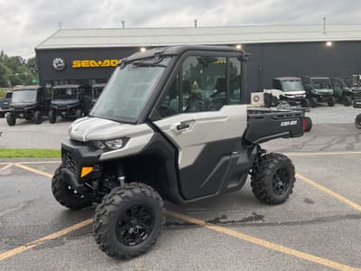 BOATZON | CanAm DEFENDER DPS CAB HD10 2026