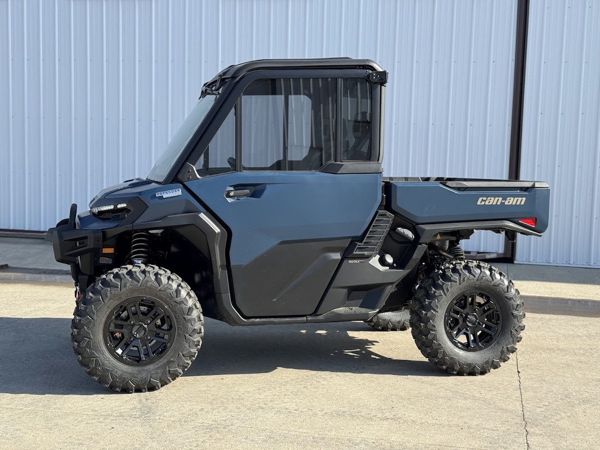 2026 Can-Am CanAm DEFENDER LIMITED HD11 2026 - Sold Boat