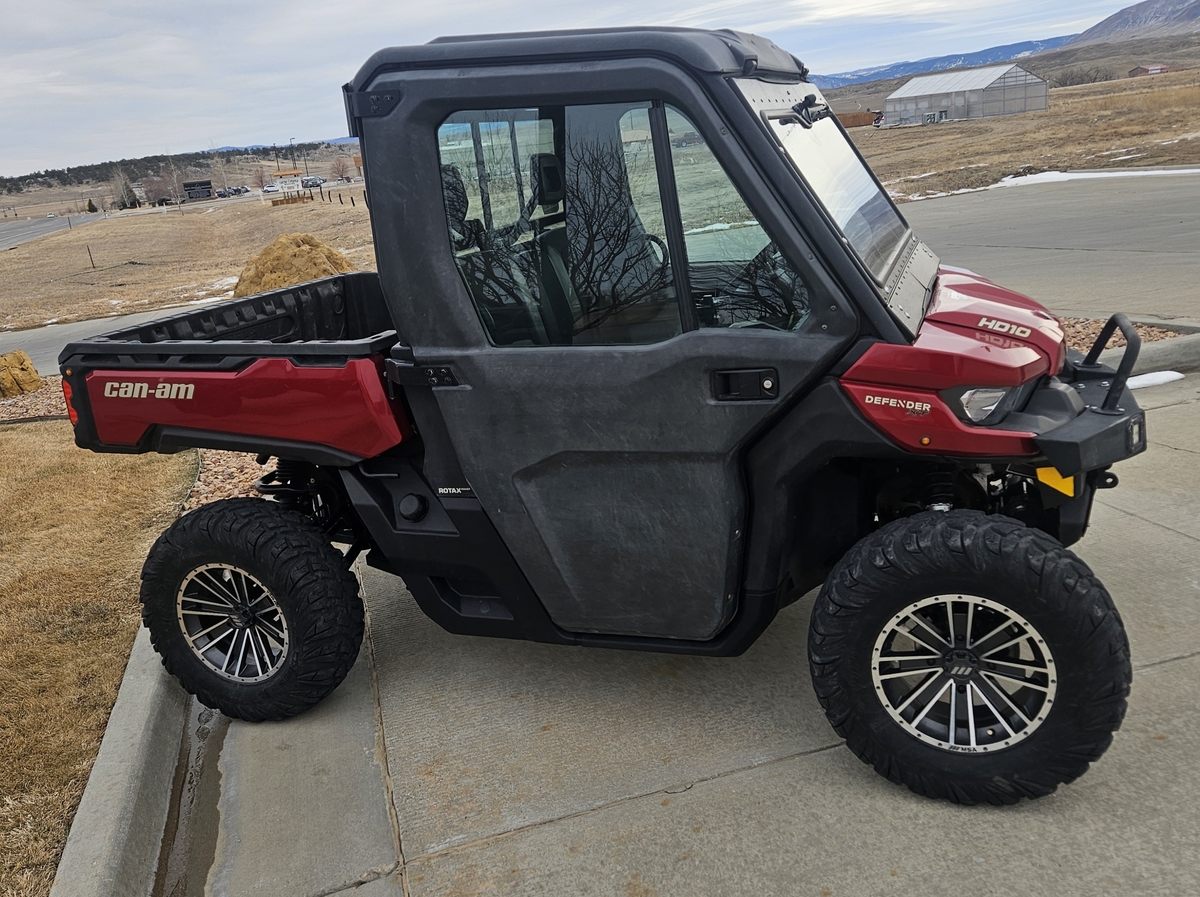 2018 Can-Am CanAm Defender XT CAB HD10 2018 - Sold Boat
