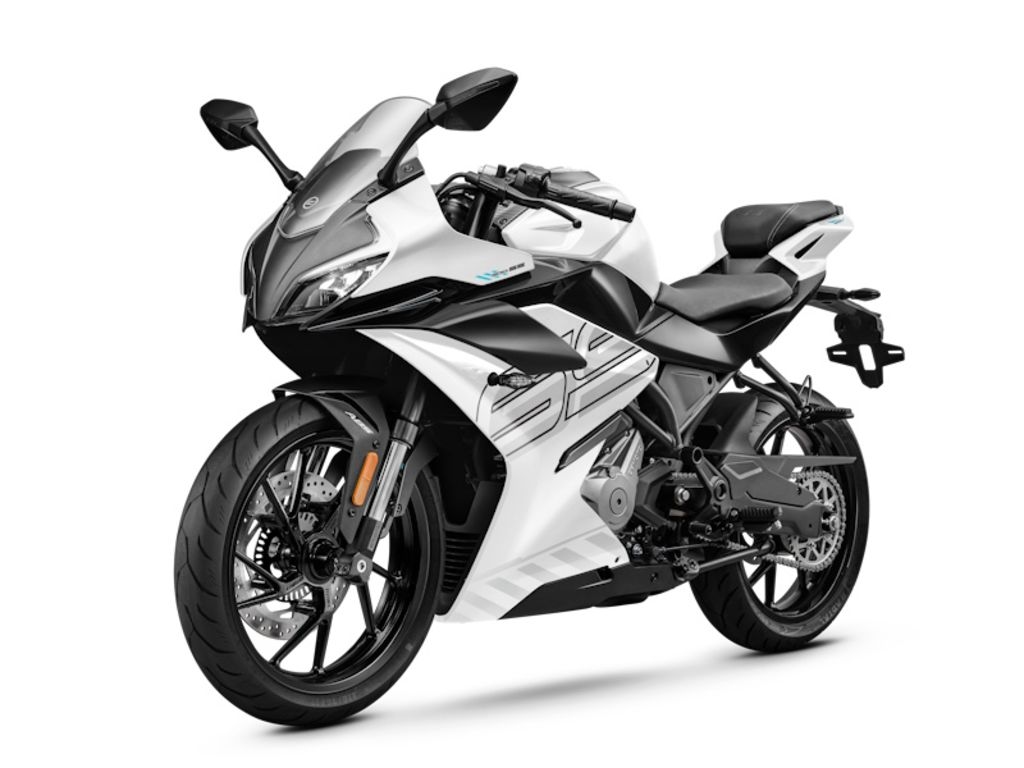 2026 CFMOTO 300SS - Sold Boat