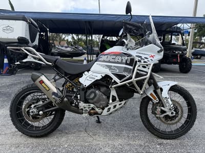 BOATZON | Ducati DesertX Star White Silk 2023