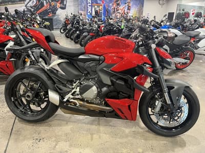 BOATZON | Ducati Streetfighter V2 Red 2024